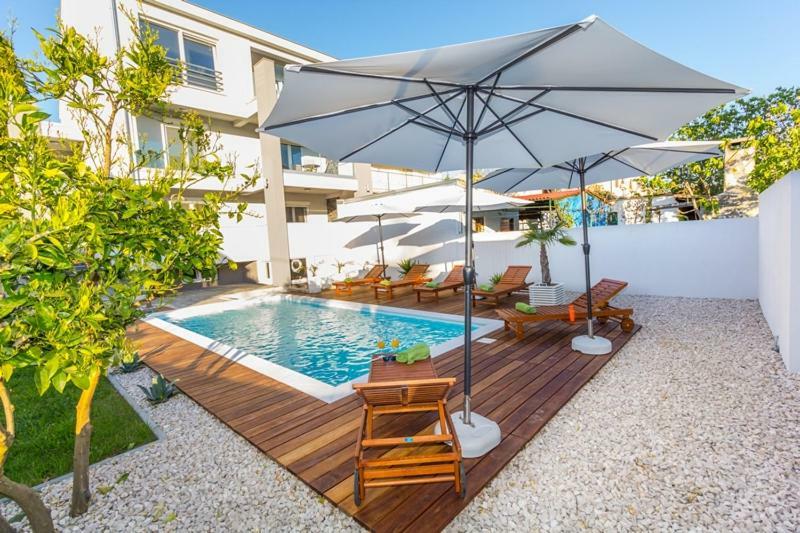 Apartmani Pocco Locco Биоград-на-Мору Экстерьер фото