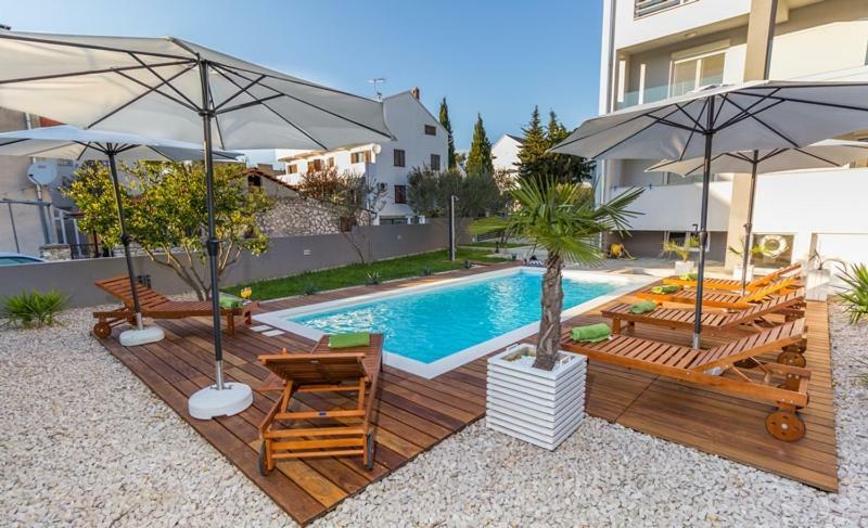 Apartmani Pocco Locco Биоград-на-Мору Экстерьер фото