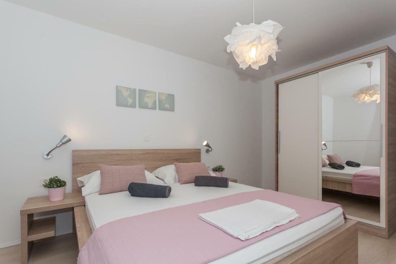 Apartmani Pocco Locco Биоград-на-Мору Экстерьер фото