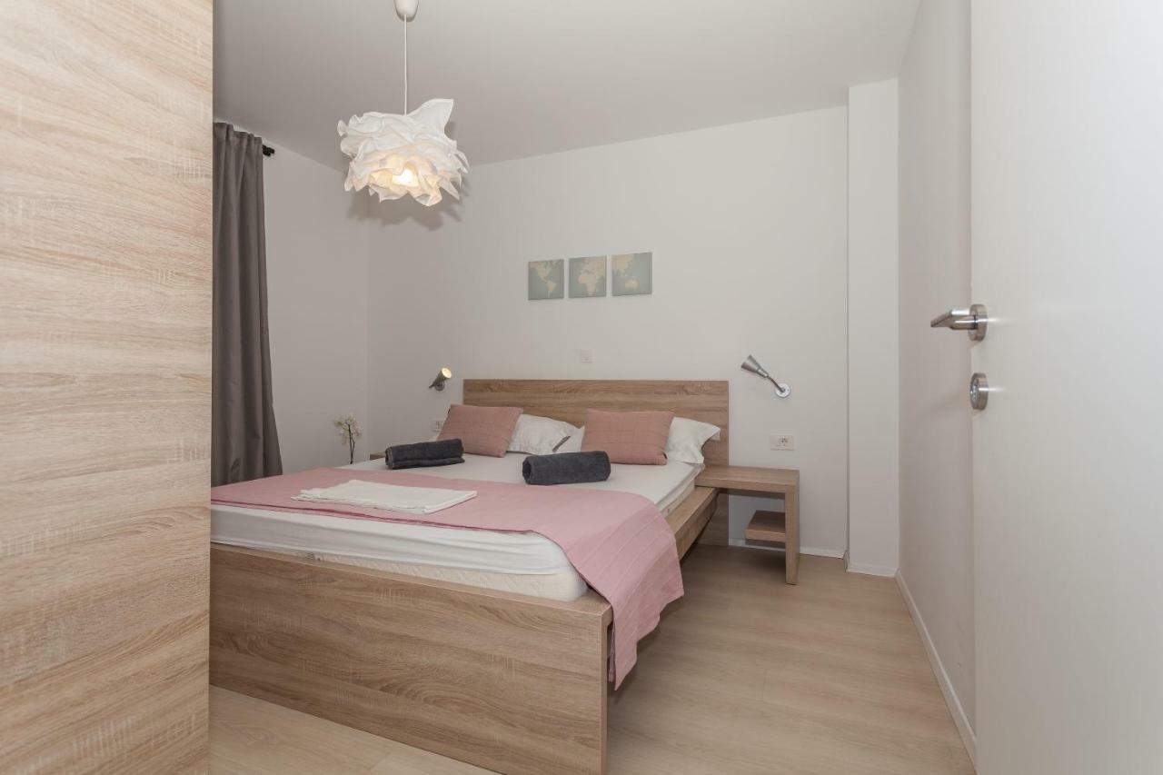 Apartmani Pocco Locco Биоград-на-Мору Экстерьер фото