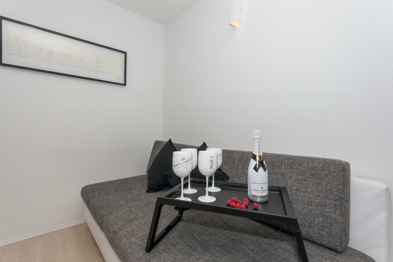 Apartmani Pocco Locco Биоград-на-Мору Экстерьер фото