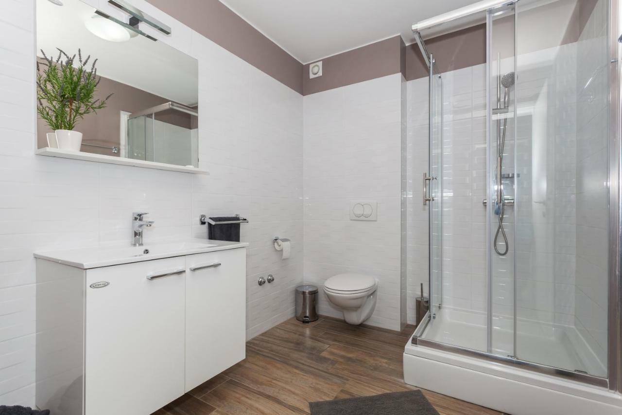Apartmani Pocco Locco Биоград-на-Мору Экстерьер фото