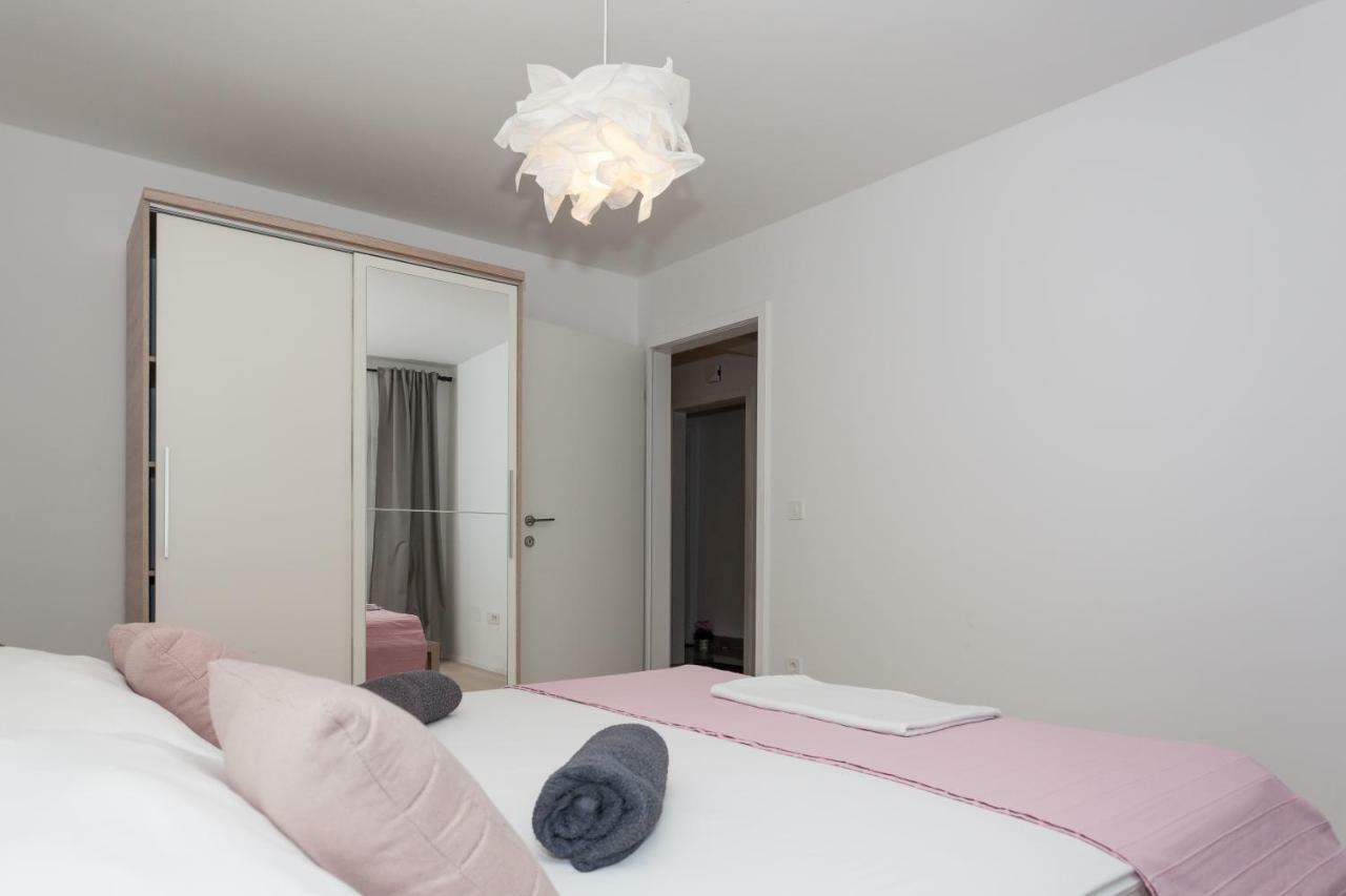 Apartmani Pocco Locco Биоград-на-Мору Экстерьер фото